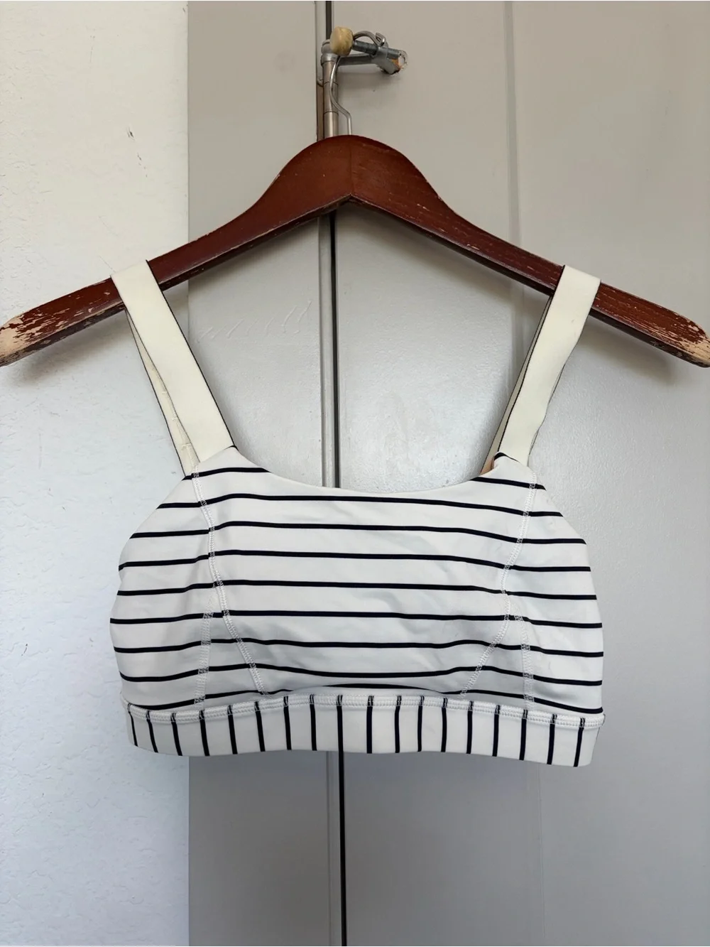 LULULEMON ADJUST ME BRA QUIET STRIPE WHITE DEEP INIGO WOMEN’S 4